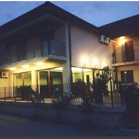 Pensiunea Mystique Arad Exterior foto
